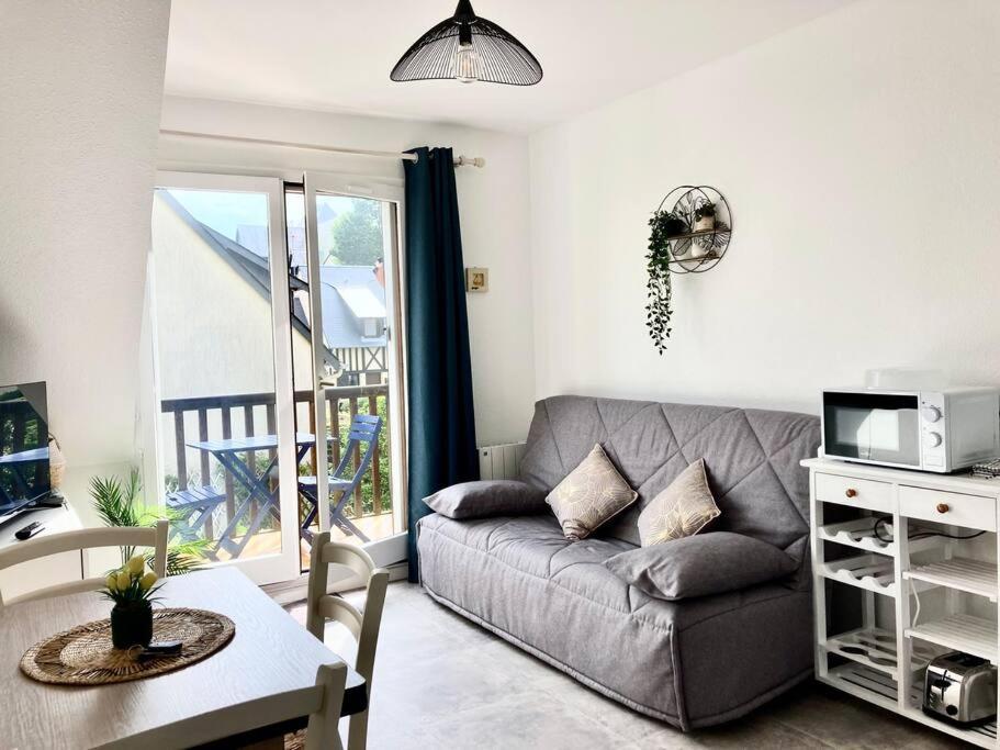 Cabourg, Appartement T2 Acces Direct Mer Екстериор снимка